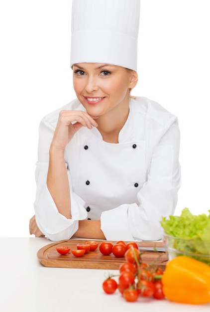 uśmiechnięty szef kuchni